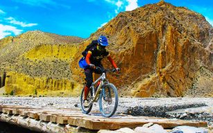 Mustang Biking Tour